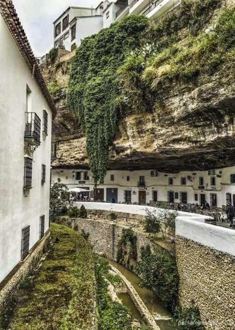 Апартаменты La Casa Del Rio Setenil De Las Bodegas Экстерьер фото
