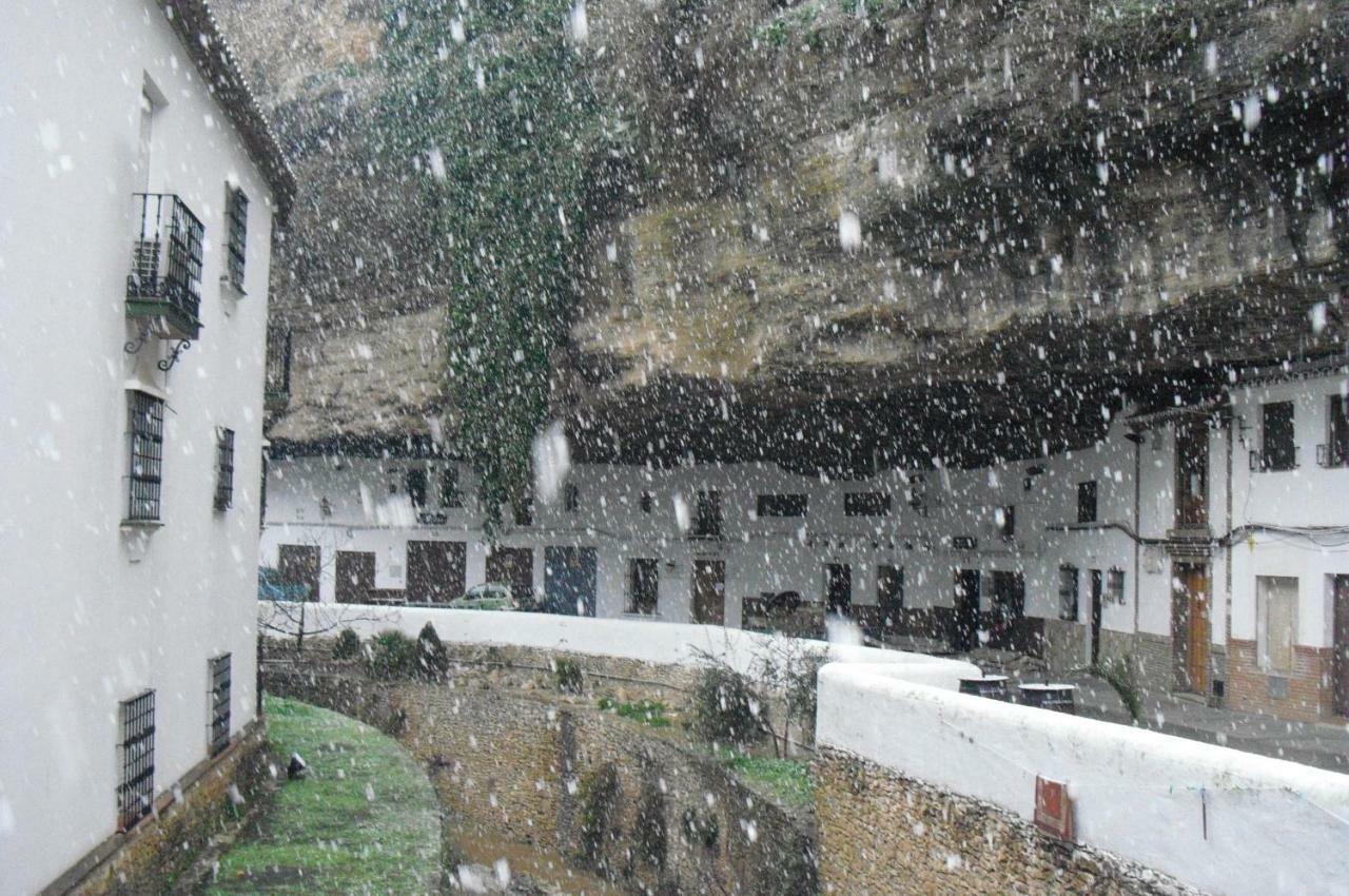 Апартаменты La Casa Del Rio Setenil De Las Bodegas Экстерьер фото